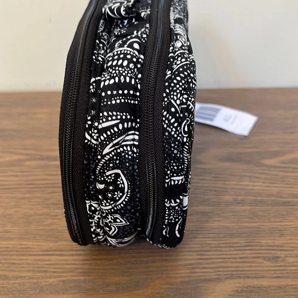 NEW Vera Bradley Blush & Brush Makeup Case in Stellar Paisley